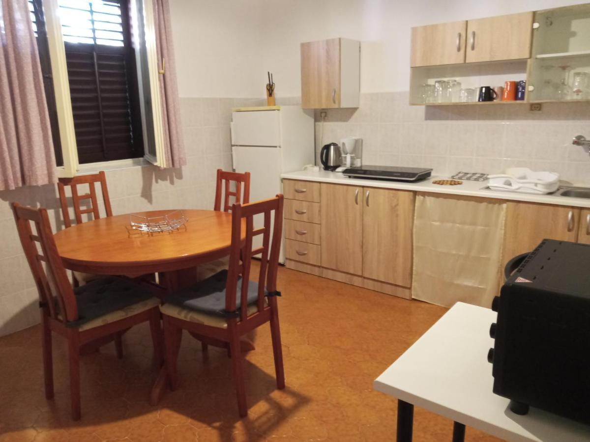 Apartman Sole Apartment Karigador Luaran gambar